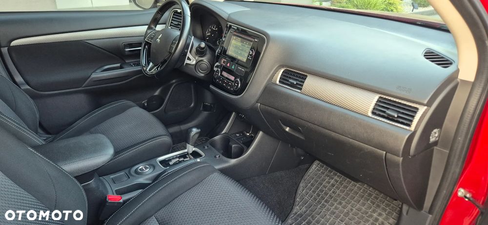 Mitsubishi Outlander 2.0 Intense + 4WD CVT - 26