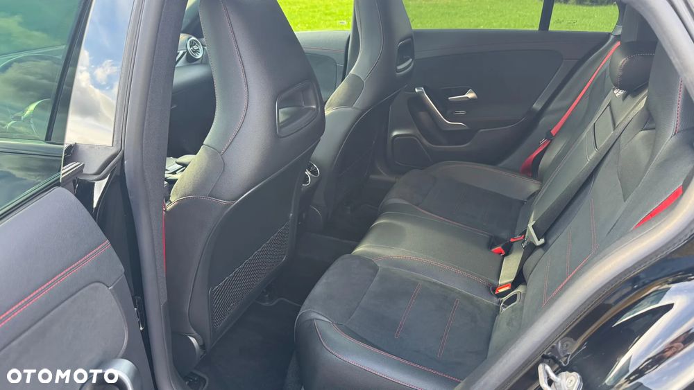 Mercedes-Benz CLA AMG 35 4-Matic 7G-DCT - 14