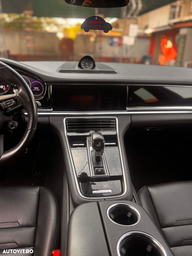 Porsche Panamera 4 E-Hybrid - 10