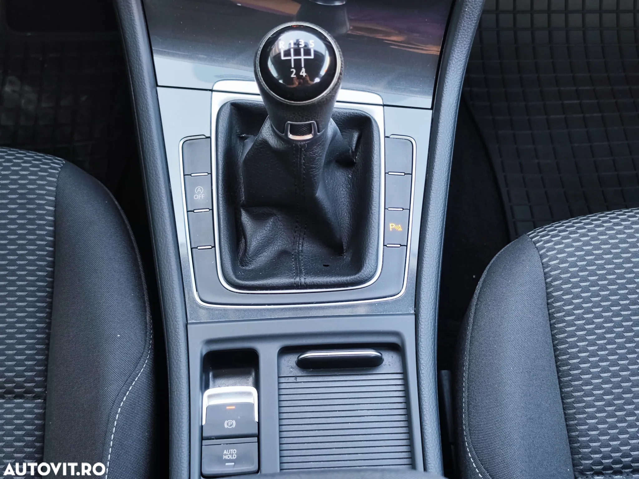 Volkswagen Golf 1.6 TDI Comfortline - 22