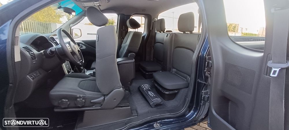 Nissan Navara 2.5 dCi KC SE 4WD - 25