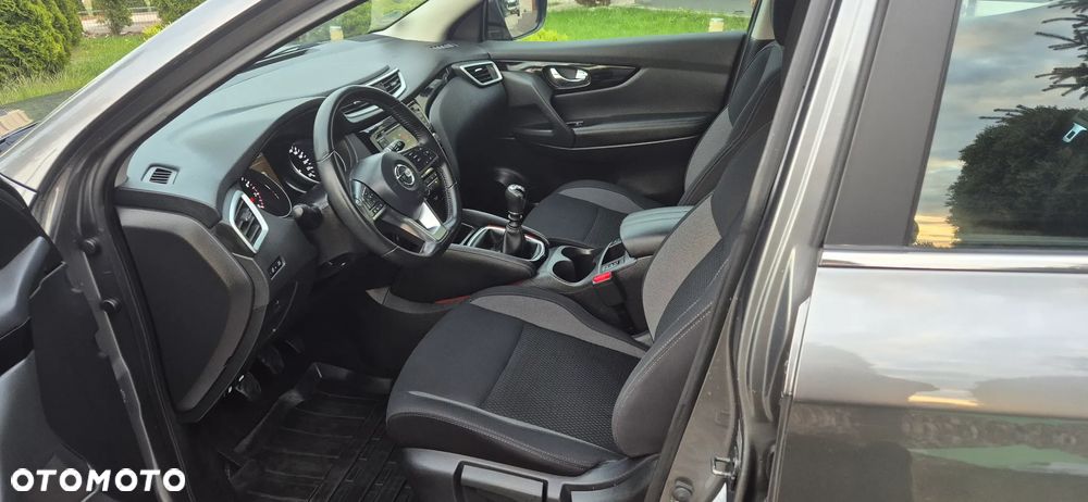 Nissan Qashqai 1.3 DIG-T N-WAY - 25