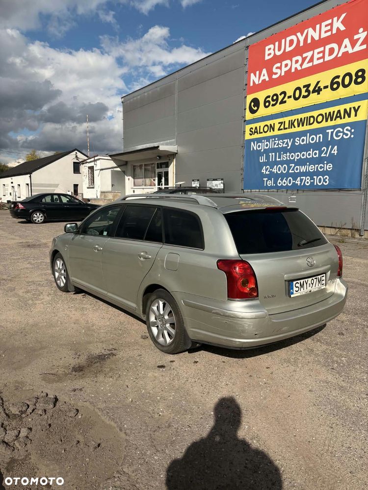 Toyota Avensis 2004 photo 4