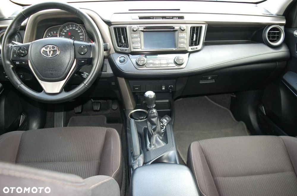 Toyota RAV4 - 6