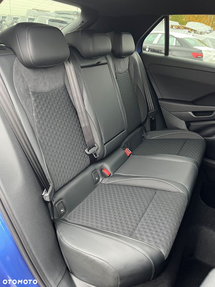 Volkswagen T-Roc 1.5 eTSI R-Line DSG - 11