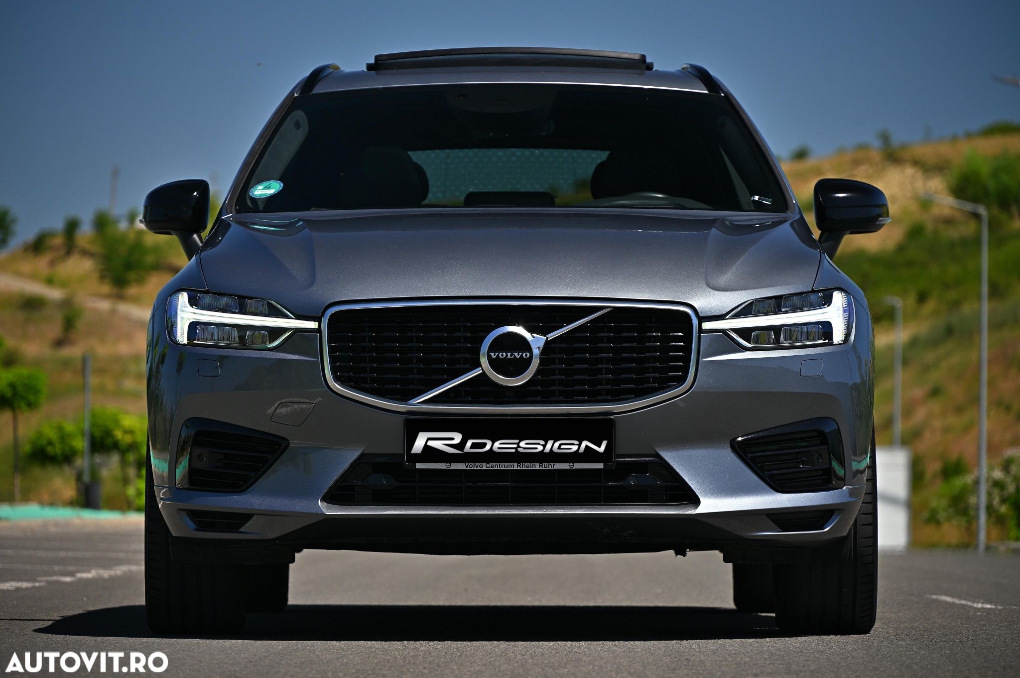 Volvo XC 60 Recharge T8 Twin Engine eAWD R-Design - 1