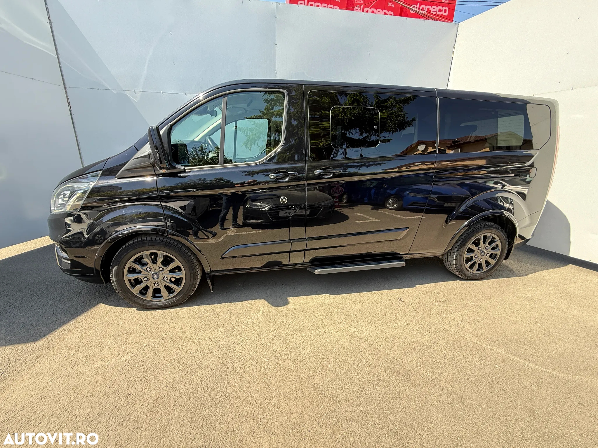 Ford Tourneo Custom Bus 320 2.0 EcoBlue 185 CP L2H1 Titanium Aut. - 2