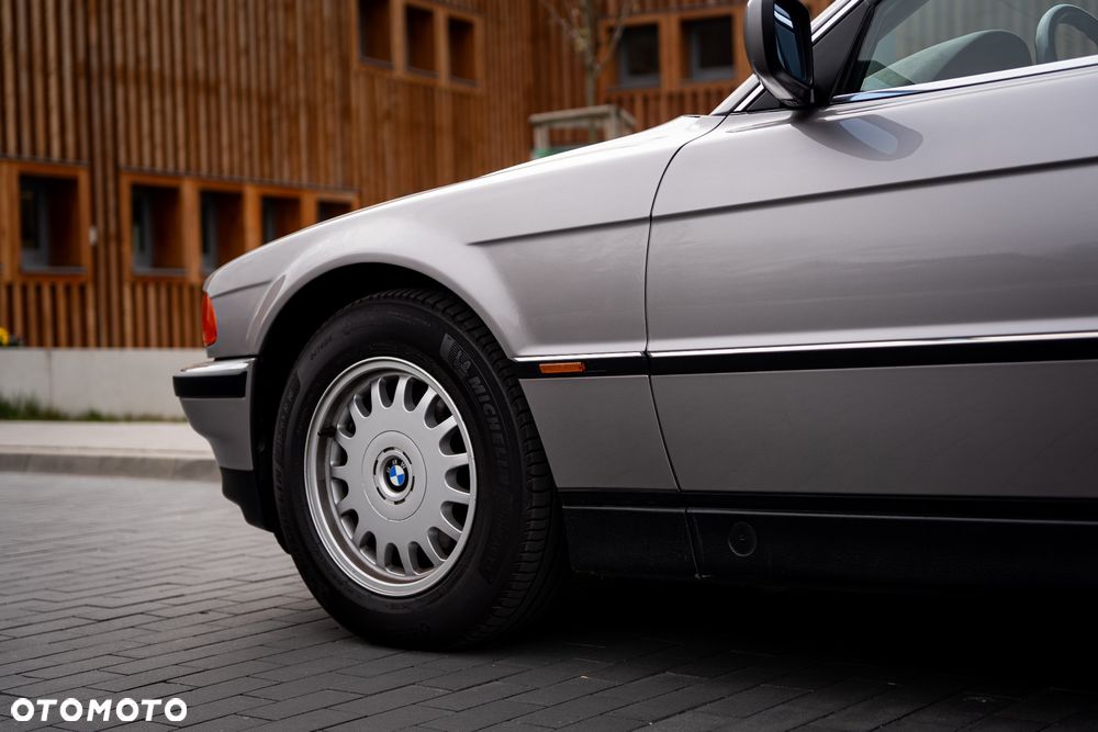 BMW Seria 7 730i - 11