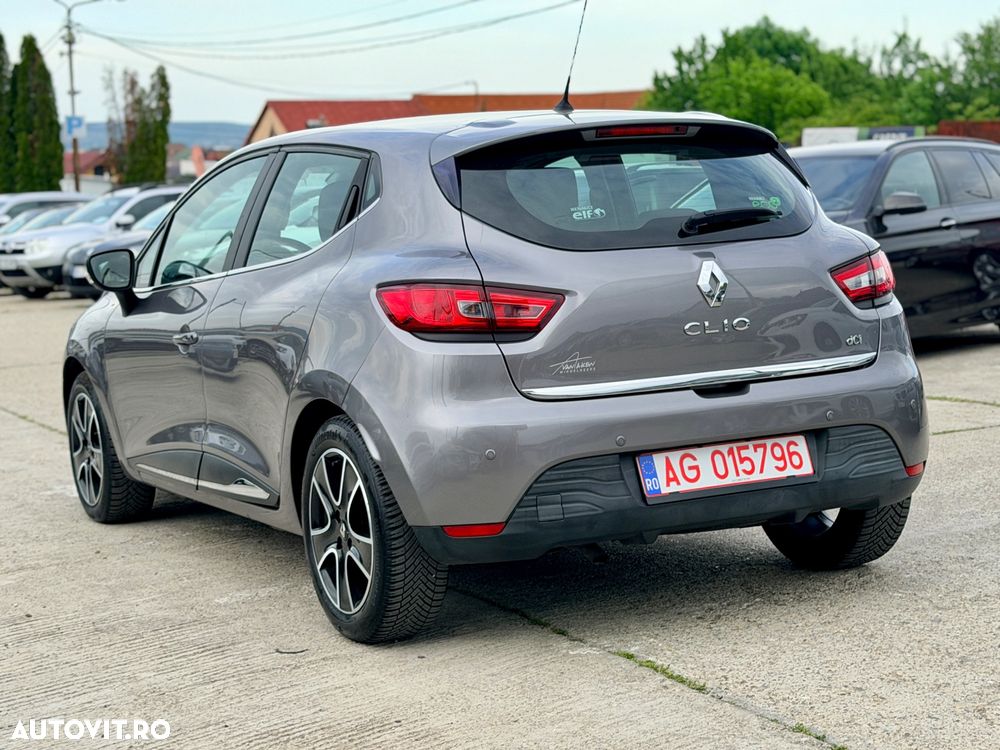Renault Clio - 25