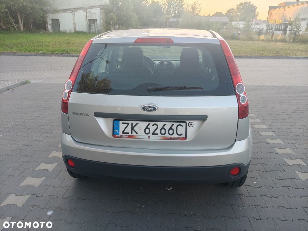 Ford Fiesta 1.3 Futura - 3