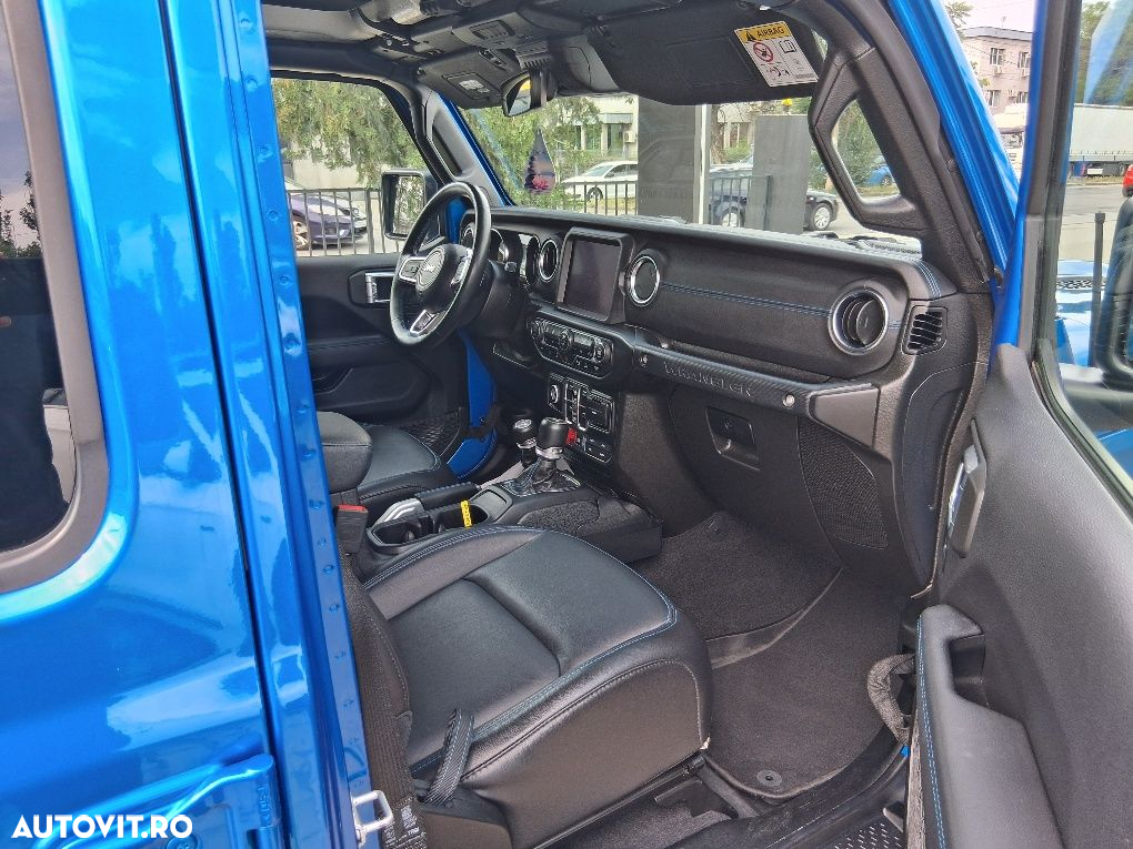 Jeep Wrangler - 10