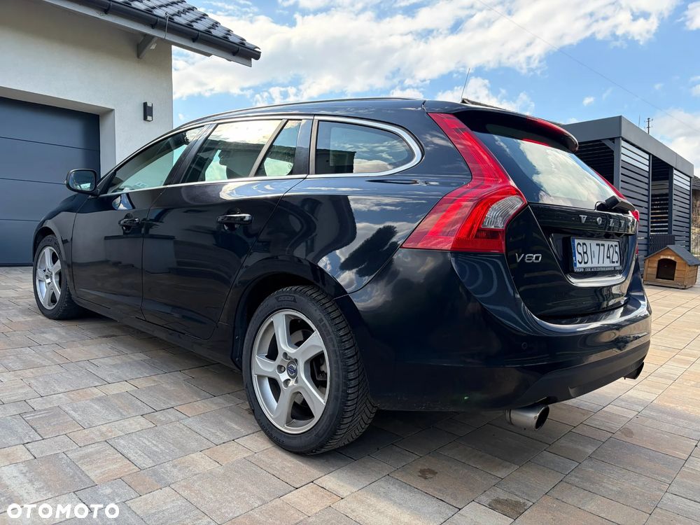 Volvo V60 2.0T Summum - 2