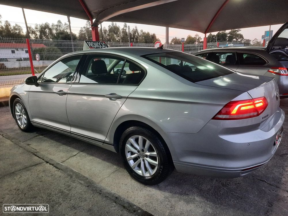 VW Passat 1.6 TDI BlueMotion - 9