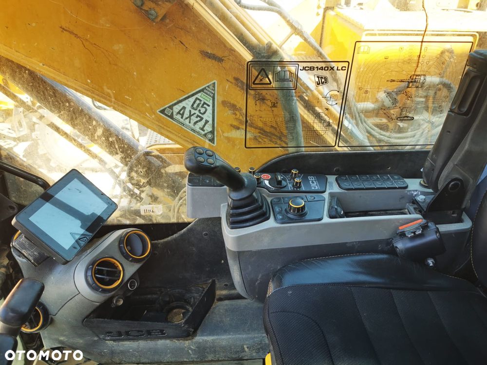 JCB 140 X LC 2021 ROK - 12