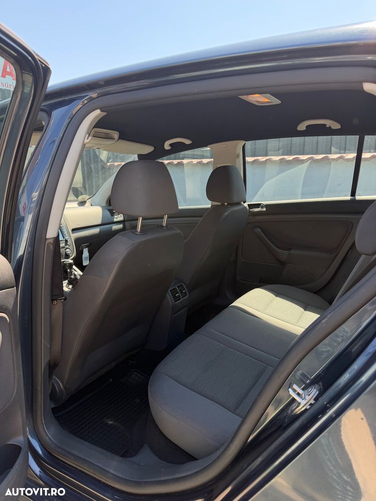 Volkswagen Golf - 5