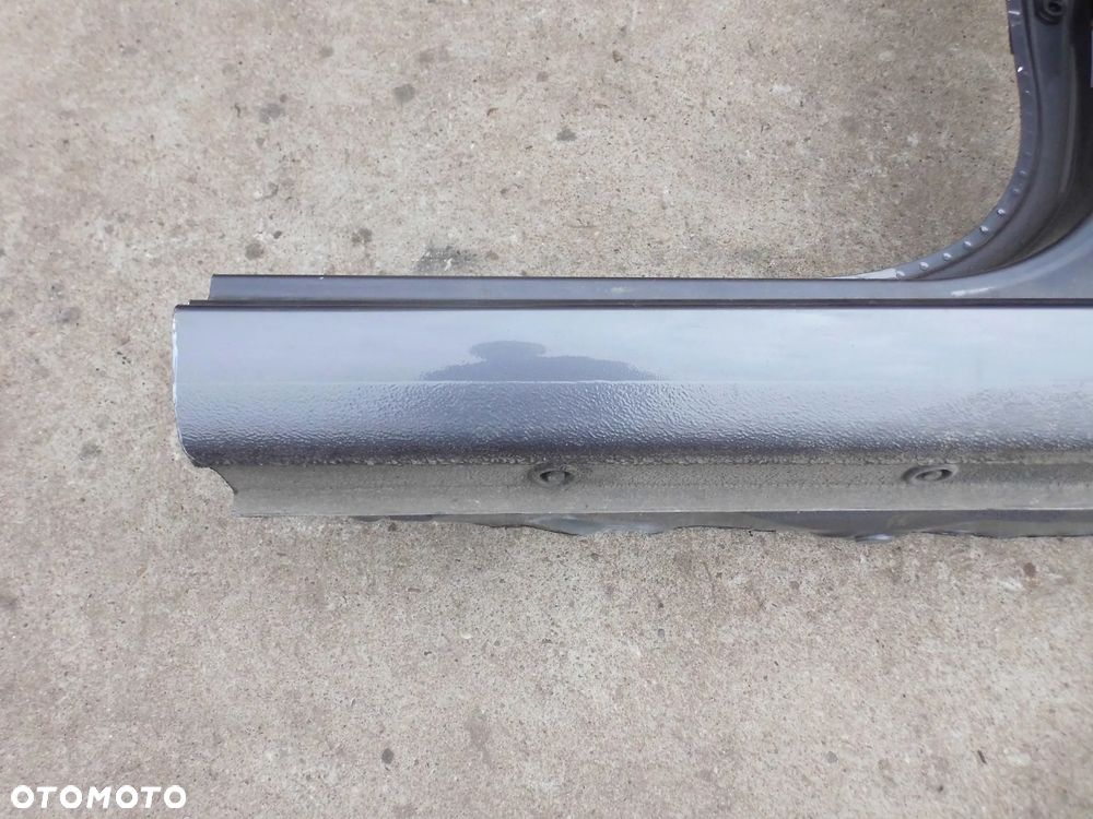 SŁUPEK PRÓG LEWY HYUNDAI I20 II LIFT SZARY V3G ORYGINAŁ - 2