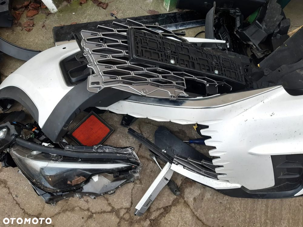 Lexus LBX 1.5 Hybrid - 16