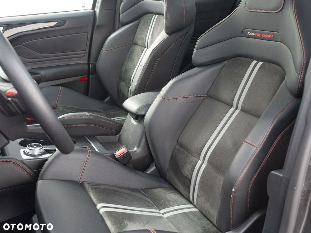 Ford Focus - 12