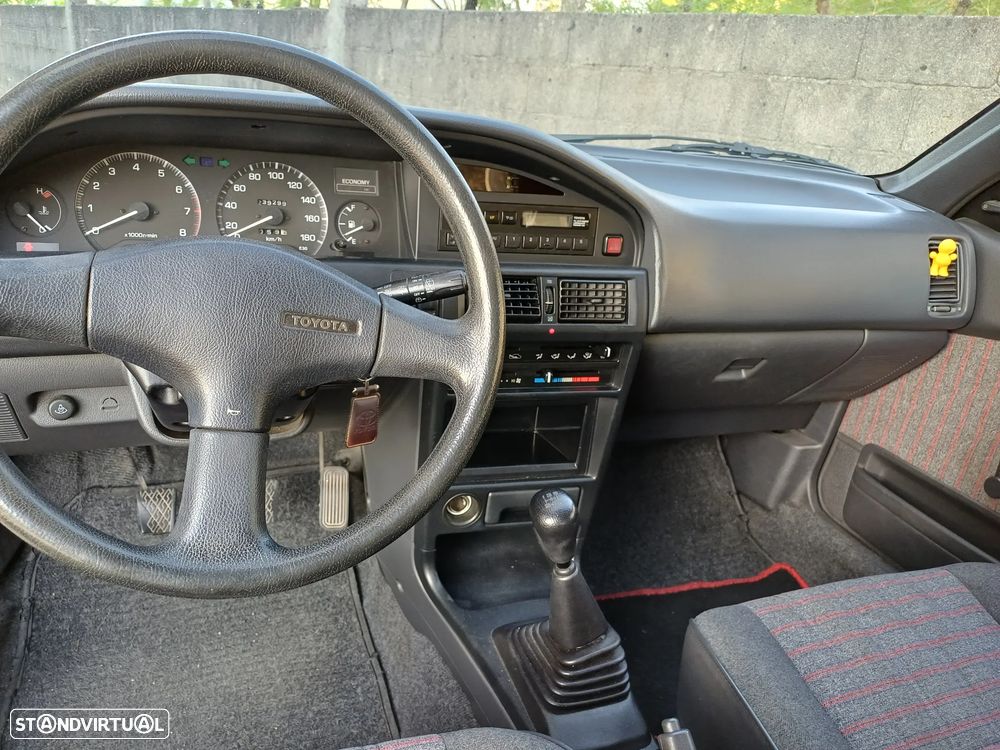 Toyota Corolla 1.3 - 6