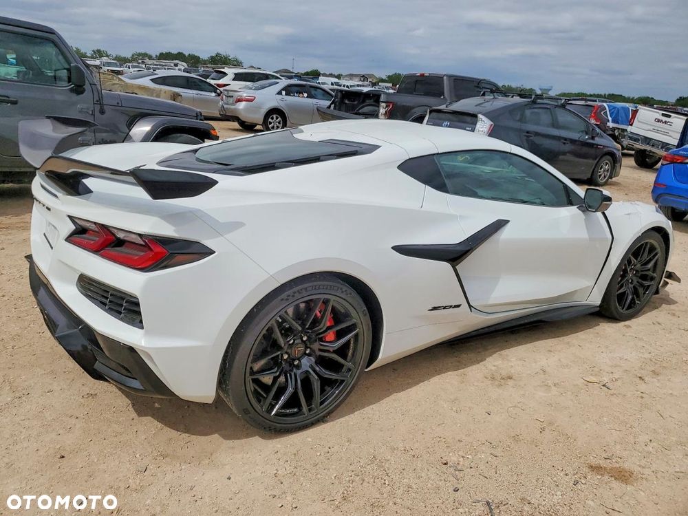 Chevrolet Corvette - 6