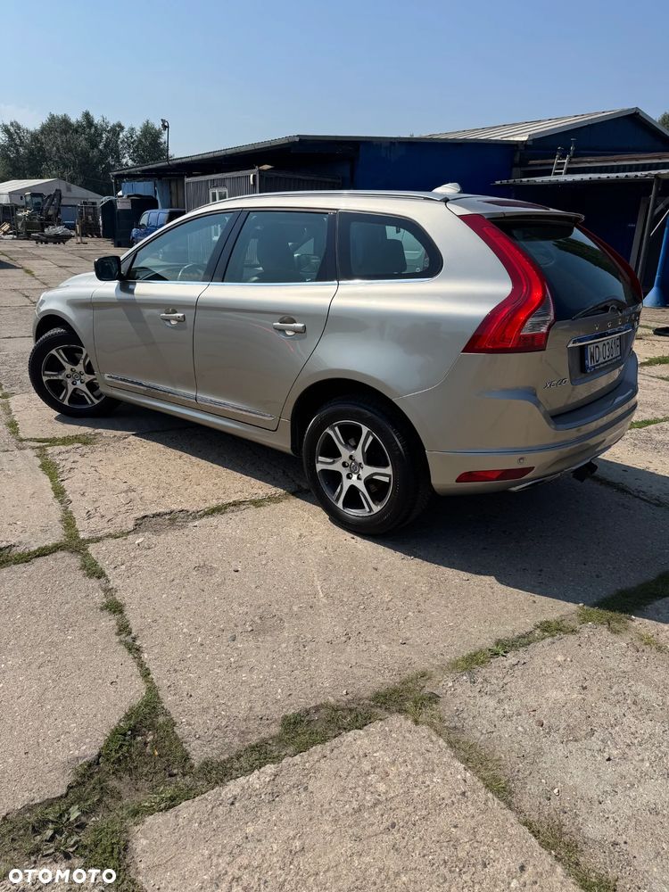 Volvo XC 60 D5 AWD Momentum - 2