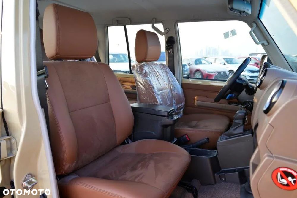 Toyota Land Cruiser - 28