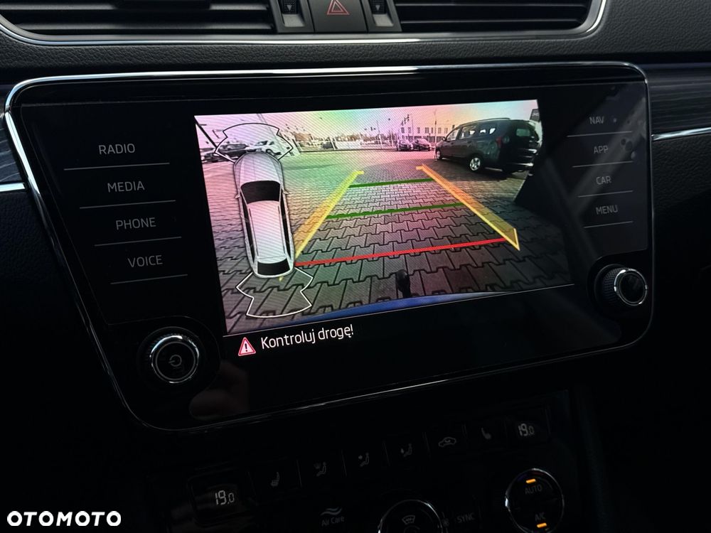 Skoda Superb 2.0 TDI SCR 4x4 Style DSG - 17