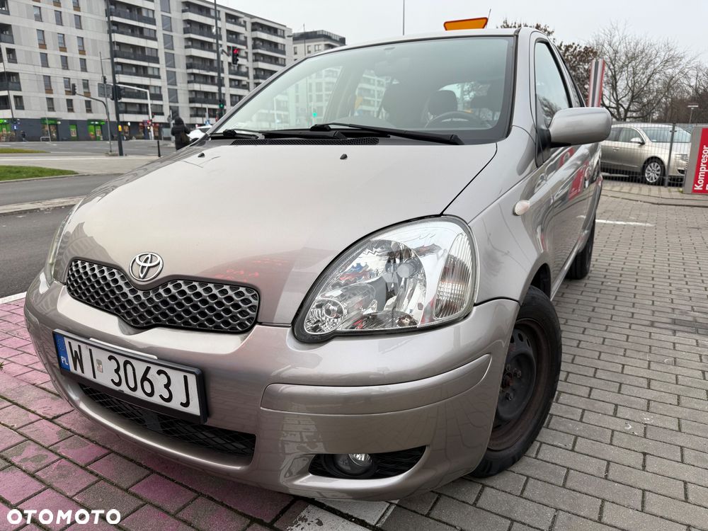 Toyota Yaris - 1