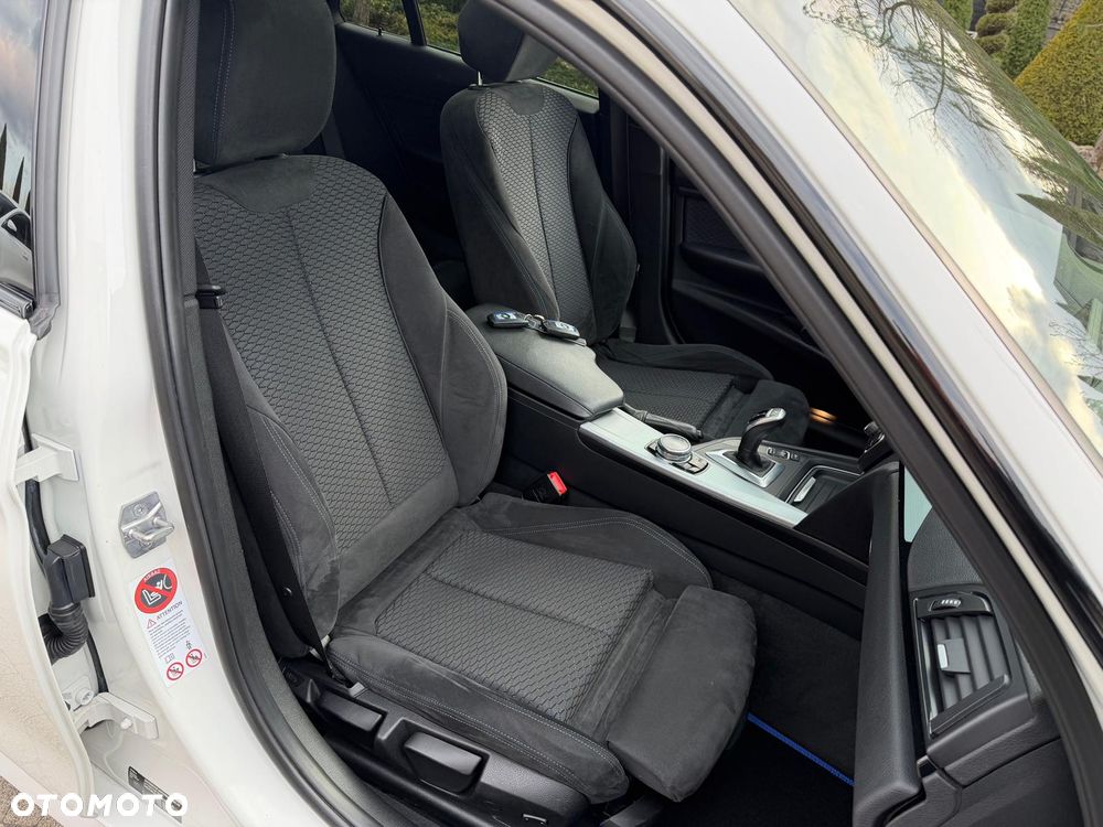 BMW Seria 3 320d xDrive Luxury Line - 29