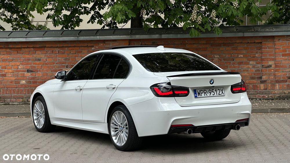 BMW Seria 3 328i Luxury Line - 13