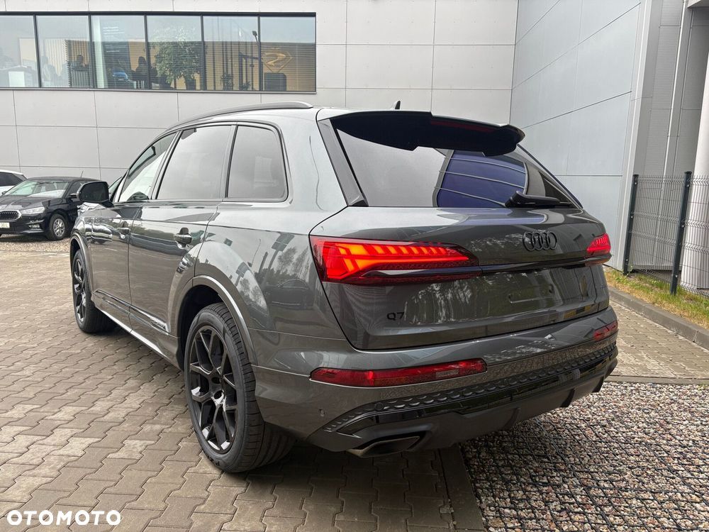 Audi Q7 - 7