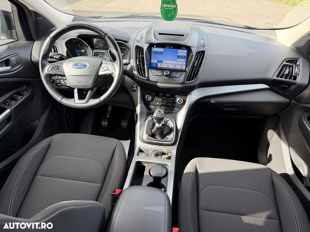 Ford Kuga - 10