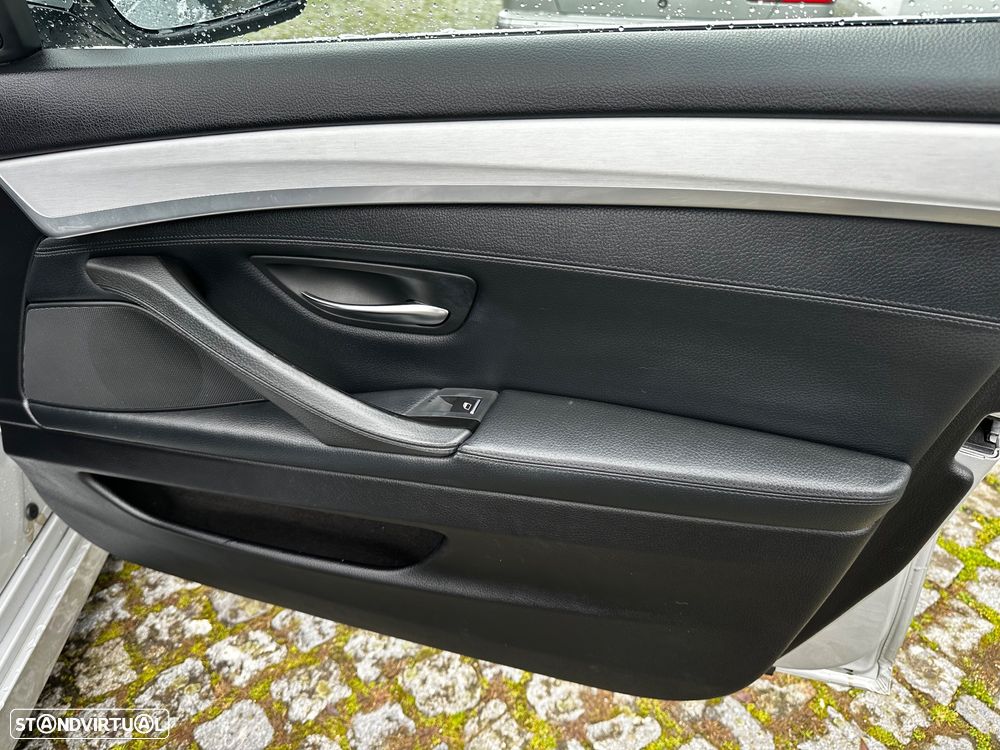 BMW 520 d Pack M - 41
