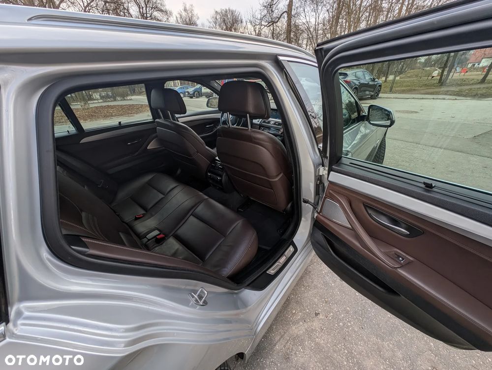 BMW Seria 5 528i xDrive Luxury Line - 9