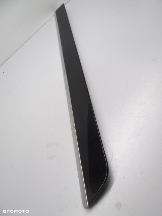 Mercedes GL X164 W164 Listwa drzwiowa C197 prawy tyl