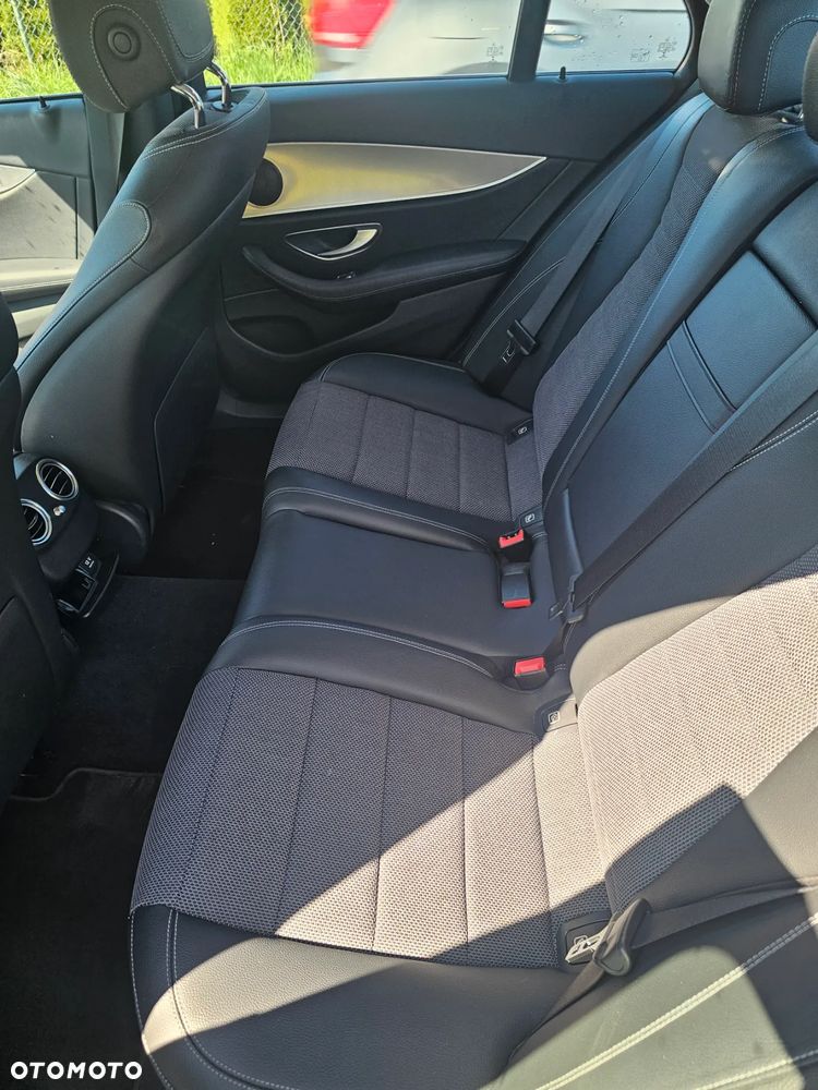 Mercedes-Benz Klasa E 220 d 9G-TRONIC - 9