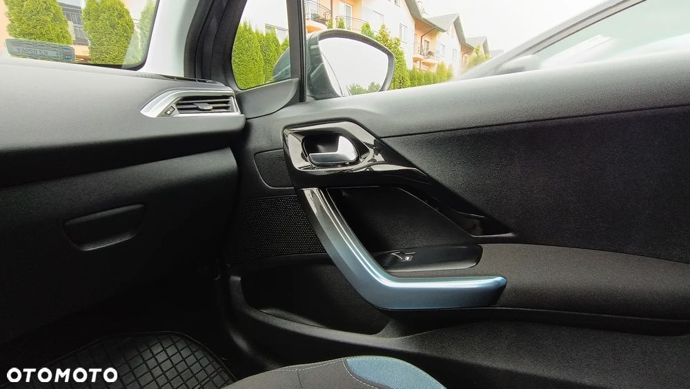 Peugeot 208 82 VTI Allure - 9