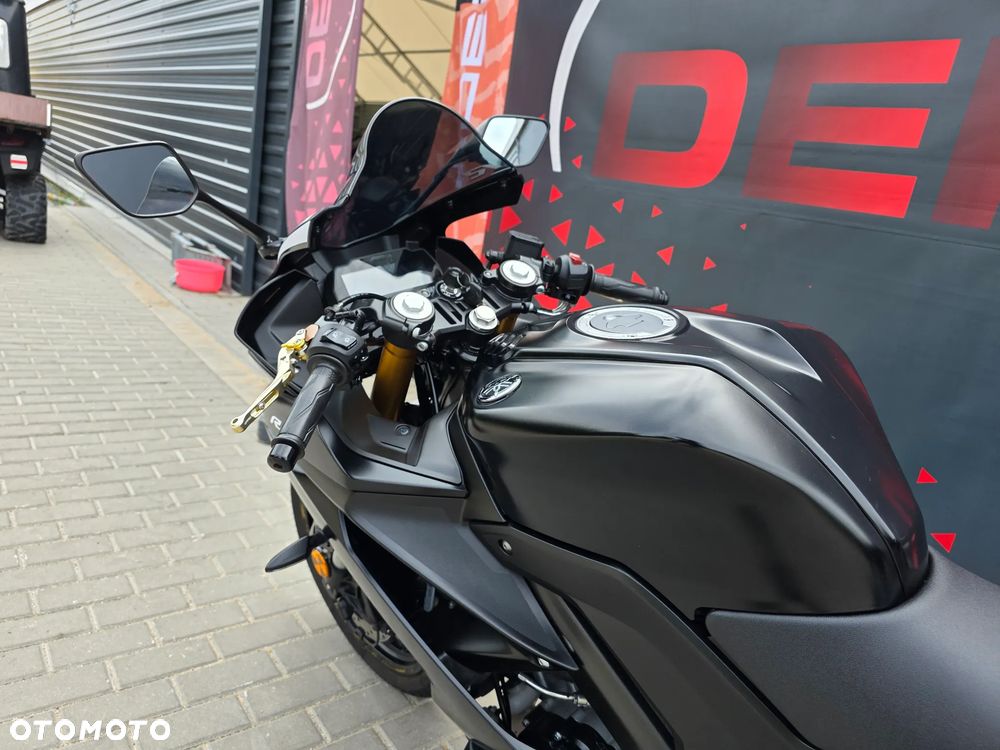 Yamaha YZF - 9