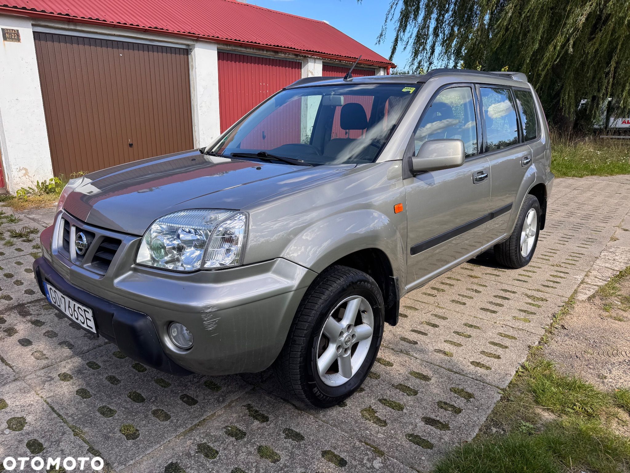 Nissan X-Trail 2.0 Luxury - 1