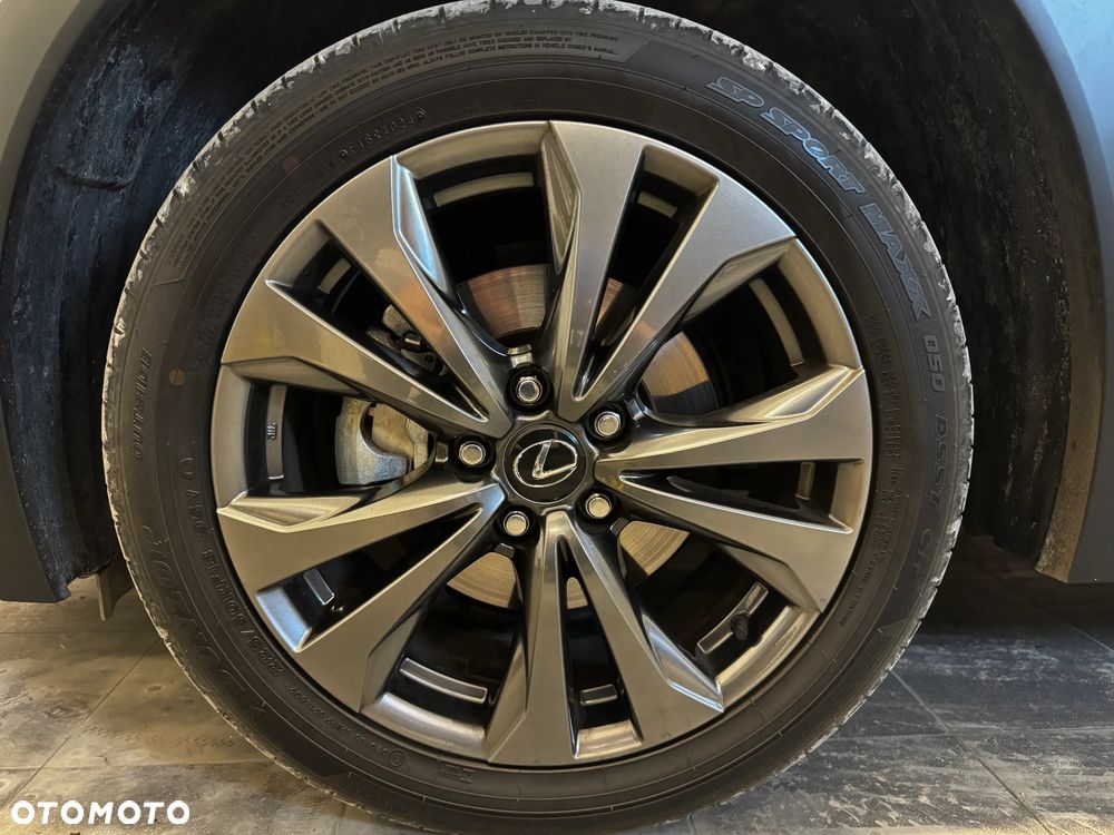 Lexus UX 300h F Sport Design - 23