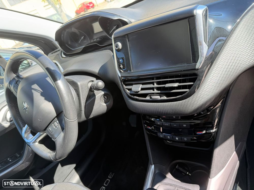 Peugeot 2008 - 3