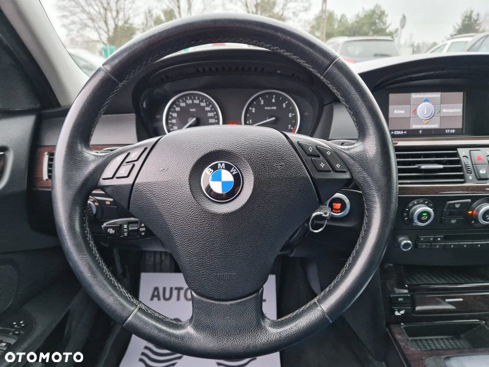 BMW Seria 5 - 32