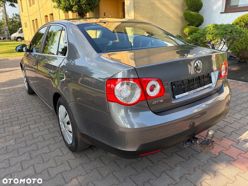 Volkswagen Jetta 1.6 Comfortline - 13