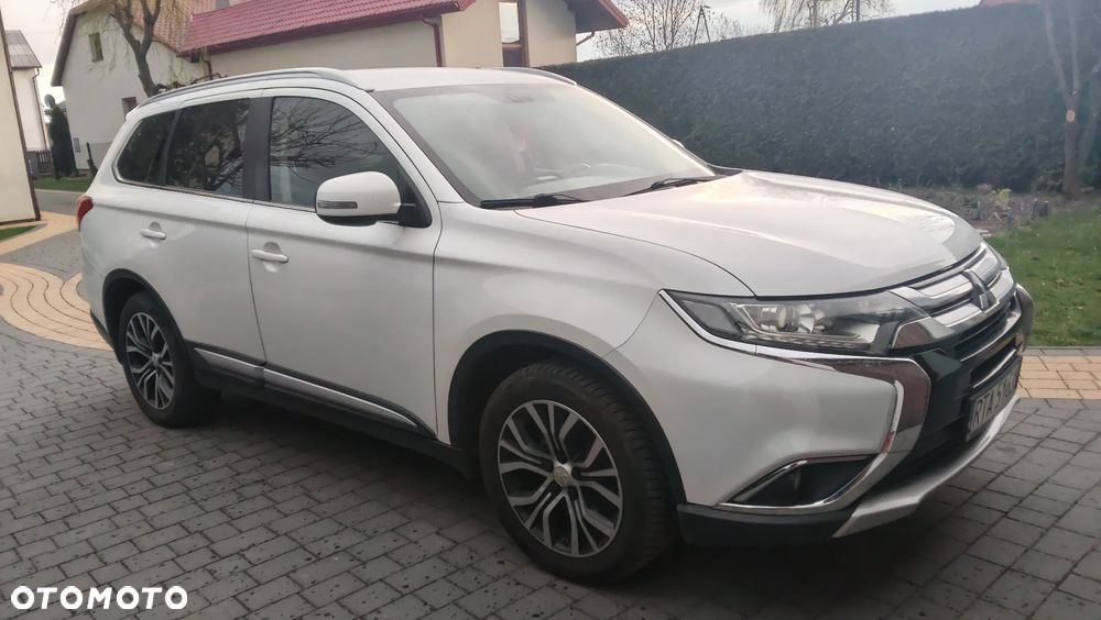 Mitsubishi Outlander - 1