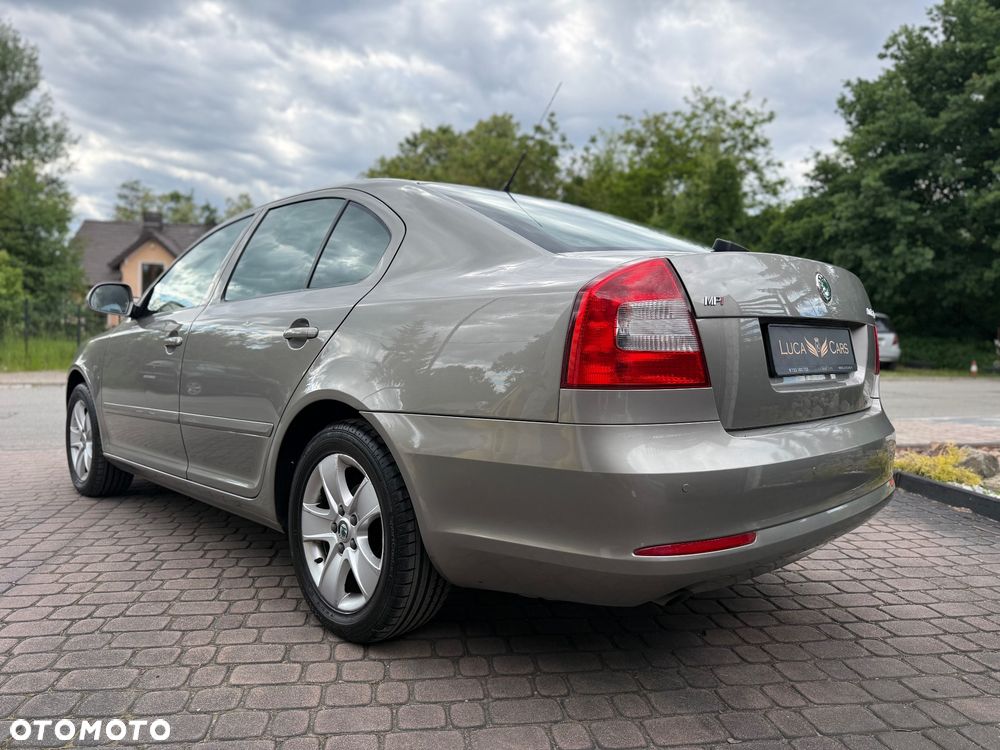 Skoda Octavia 1.6 Selection - 10
