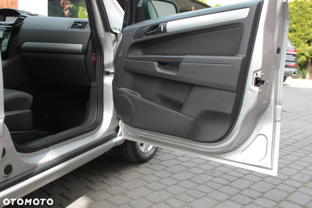 Opel Zafira - 9