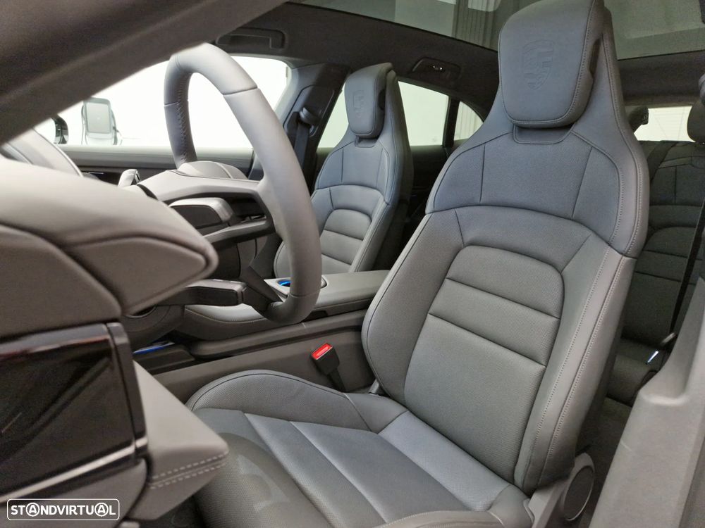 Porsche Taycan Sport Turismo - 18