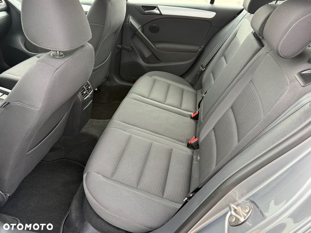 Volkswagen Golf - 24