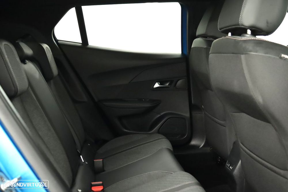 Peugeot 2008 1.2 PureTech Allure - 22