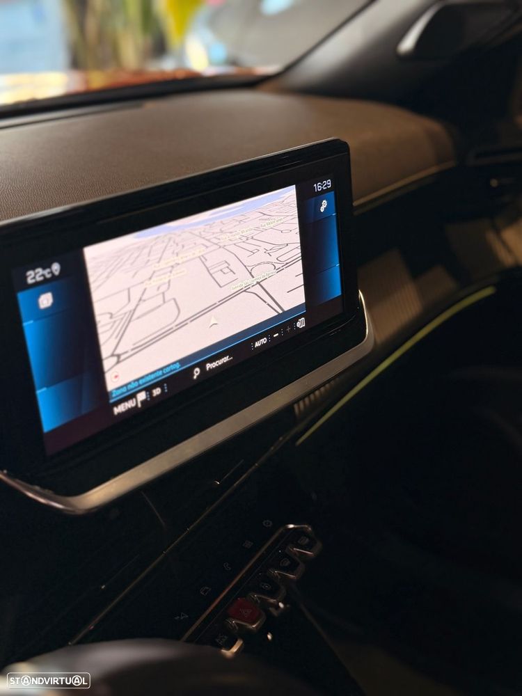 Peugeot 2008 1.2 PureTech GT Line - 24